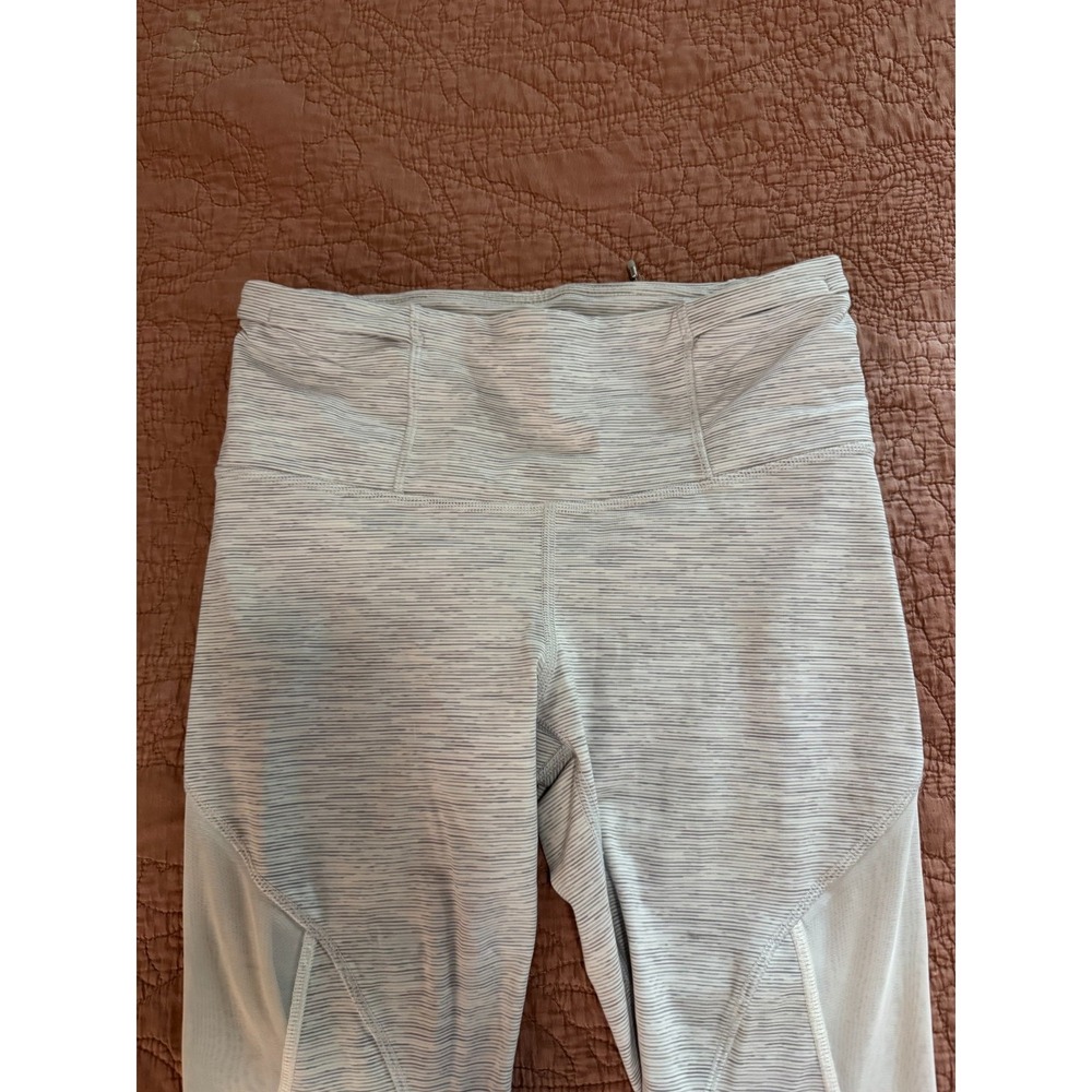 Lululemon Cropped Leggings Womens Gray Quick Drying High Waist Moisture Wicking - Picture 3 of 10